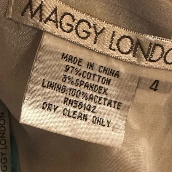 Maggie London Beauty in Blue - Picture 6 of 6